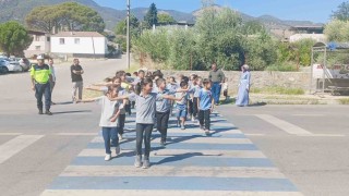 Karacasuda öğrencilere trafik bilinci eğitimi