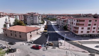 Karatay Belediyesi Karakayış Caddesinde sıcak asfalt çalışmalarını tamamladı