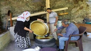 Karnavasta geleneksel yöntemler dut pekmezi