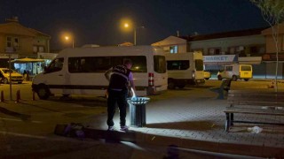 Karnından bıçaklanan taksi şoförü ağır yaralandı