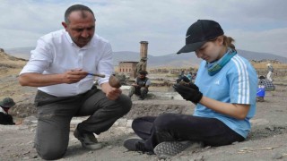 Kars Ani Ören Yerinde 7 bölgede kazı çalışması yapılıyor