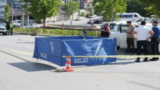 Karşıdan karşıya geçmek isteyen kadın otomobil çarpması sonucu hayatını kaybetti