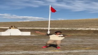 Karsta bir öğrencinin Kafkas dansı sosyal medyada tıklanma rekorları kırdı