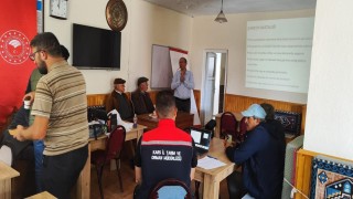 Karsta çiftçilere şarbon eğitimi verildi