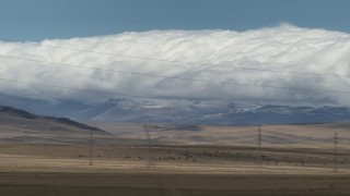 Karsta dağların zirvesine mevsimin ilk karı yağdı