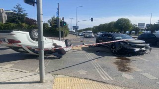 Kartalda araç takla attı, 4 kişi yaralandı