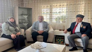 Kaymakam Akça gazileri yalnız bırakmadı