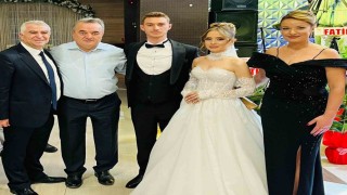 Kaymakam Öztürk, genç çiftlerin mutluluğuna ortak oldu