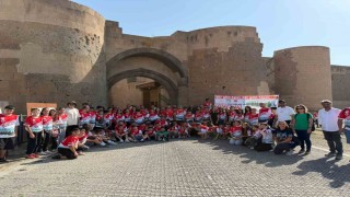 Kayseri Muaythai Takımı Karsta madalyaları topladı