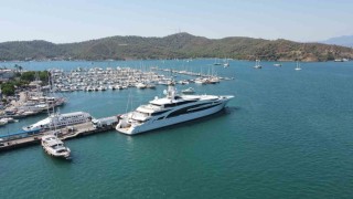 Kazak iş adamının mega yatı Fethiyede