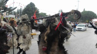 Keçi kılından bıyık, baca kurumundan boya