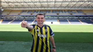 Kerem Aktürkoğlu, Fenerbahçe ile 4 yıllık sözleşme imzaladı