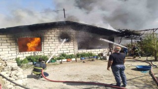 Kırıkhanda müstakil ev alevlere teslim oldu