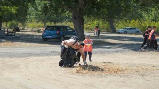 Kırklarelinde öğrenciler çöp topladı