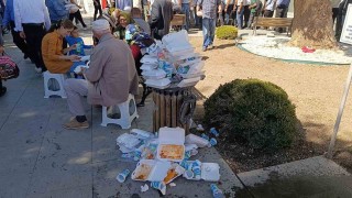 Kırşehirde Ahi pilavı dağıtımında izdiham