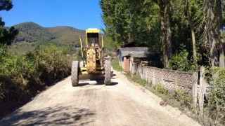 Kış öncesi köy yollarında yoğun çalışma