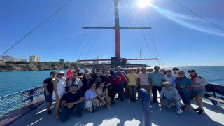 Kitaplar Konuşuyor projesi gönüllülerle denize açıldı