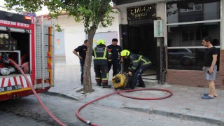 Kızartma yağından çıkan yangın paniğe neden oldu