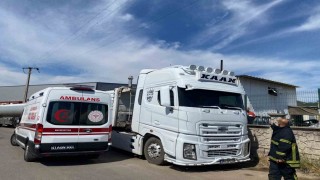 Kocaelide kamyonun damperi elektrik tellerine çarptı: Sürücü ağır yaralandı