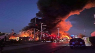 Kocaelide lojistik deposunda yangın: Alevler geceyi aydınlattı