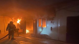 Konteyner yemekhane alevlere teslim oldu