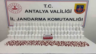 Kontrol noktasında durdurulan araçtan binlerce sentetik hap ele geçirildi
