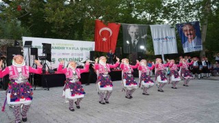 Konyaaltı Halk Oyunları Topluluğu yeni üyelerini arıyor