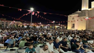 Konyada Mevlid Kandilinde vatandaşlar camileri doldurdu