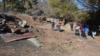 Köyceğiz Kaymakamı Kumcu, yangından zarar gören vatandaşlarla buluştu