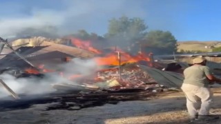 Köyde saman yangını