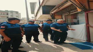 Kozan Belediyesi kaldırımları işgal edenlere ceza yazdı