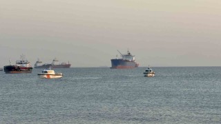 Küçükçekmece Menekşe açıklarında insan bedenine ait parçalar bulunduğu ihbarı polisi harekete geçirdi