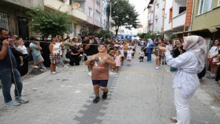 Küçükçekmecede binlerce çocuk ‘sokakta oyun var ile yaz tatilinin tadını çıkarttı