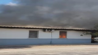 Kumlucada yaşlı kadının yalnız yaşadığı ev yandı