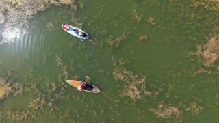 Kuraklığa dikkat çekmek için Beyşehir Gölünü SUP ile kürek çekerek bir uçtan bir uca geçtiler