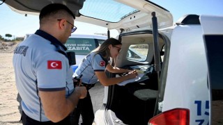 Kuşadasında kaçak moloz döken kamyon sürücüsü suçüstü yakalandı