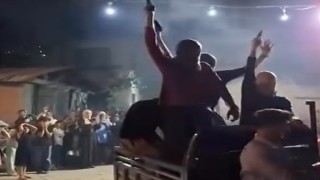 Magandalar düğünde tehlike saçtı