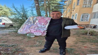 Mahalle muhtarından örnek davranış