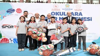 Malatya Büyükşehirden okullara spor malzemesi desteği
