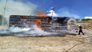 Malatyada samanlık yangınında 6 ton saman kül oldu