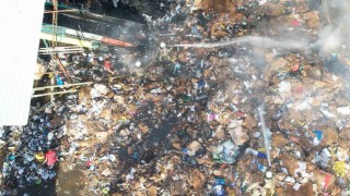 Maltepede geri dönüşüm tesisinde yangın