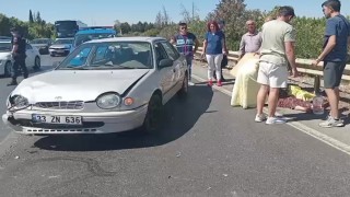 Manavgatta motosiklet ile otomobil çarpıştı: 2 yaralı