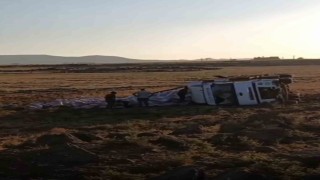 Mardinde tır şarampole yuvarlandı: 1 yaralı