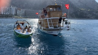 Marmariste jet ski ve tur teknesi çarpıştı