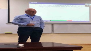 Matematik duayeni Rektör Prof. Dr. Savaş, Matematik kongresinde sunum yaptı
