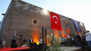 Melikgazi Belediyesinin Kumaştan Hikayeler Sergisi unutulmaz anlara tanıklık etti