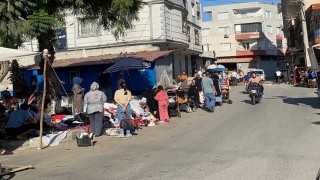 Mersinde izinsiz kurulan pazar kaldırıldı