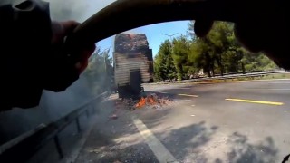 Mersinde karton yüklü tırda yangın