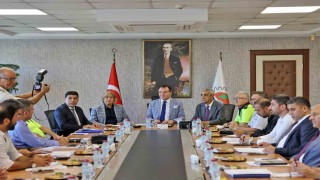 Mersinde şehir içi yolcu ve servis taşımacılığı sorunları masaya yatırıldı