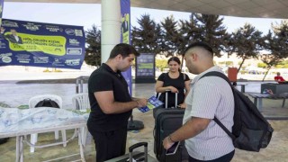 Mersinde üniversiteli gençler şehrin girişinde karşılanıyor